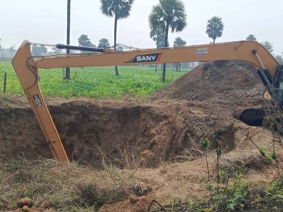 ‘అడుగంటుతున్న భూగర్భ జలాలు.. ఎండుతున్న పొలాలు’