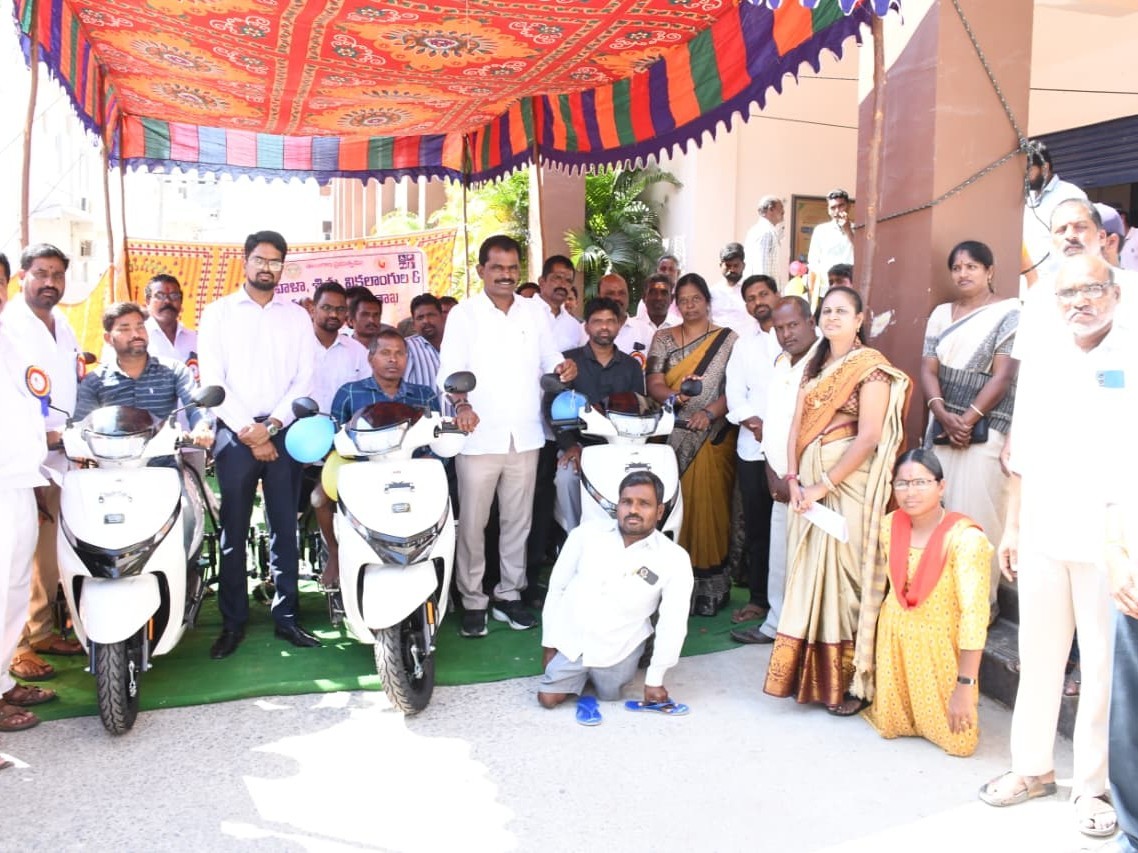 ‘దివ్యాంగులు సమాజంలో ఆత్మవిశ్వాసంతో ముందుకు సాగాలి’