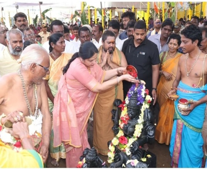 కుంభాభిషేక మహోత్సవంలో పాల్గొన్న ఎమ్మెల్యే