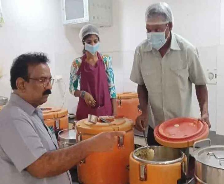 అన్న క్యాంటీన్లను ఆకస్మిక తనిఖీ చేసిన కమిషనర్
