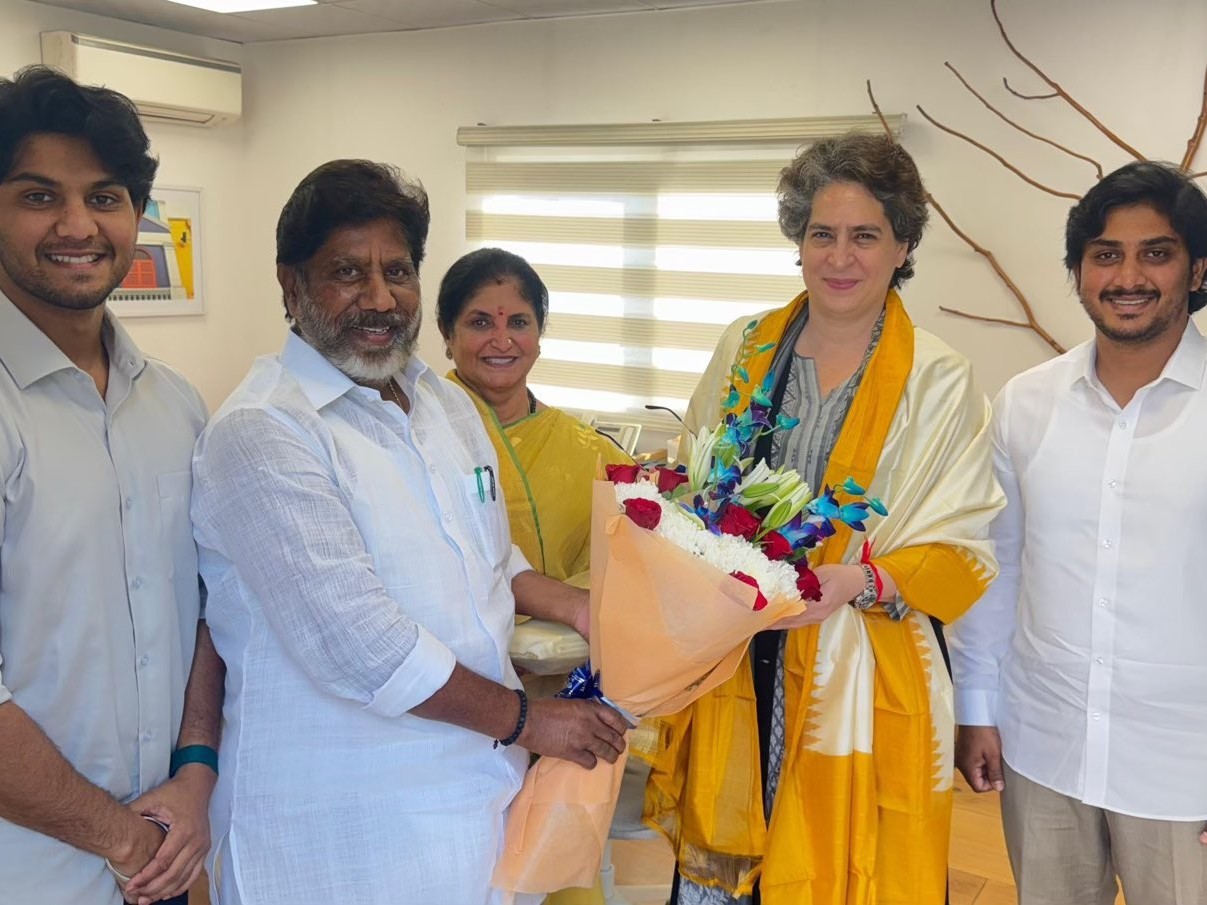 ప్రియాంక గాంధీని కలిసిన డిప్యూటీ సీఎం భట్టి