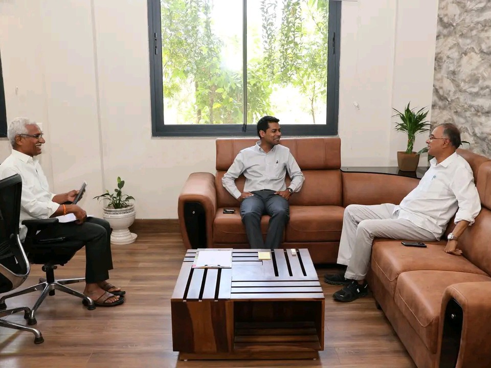 కలెక్టర్‌తో ఎంపీ రఘురాంరెడ్డి భేటీ