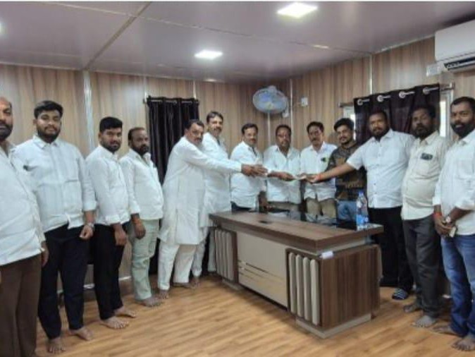 కులమతాలకు అతీతంగా ప్రజాసేవ