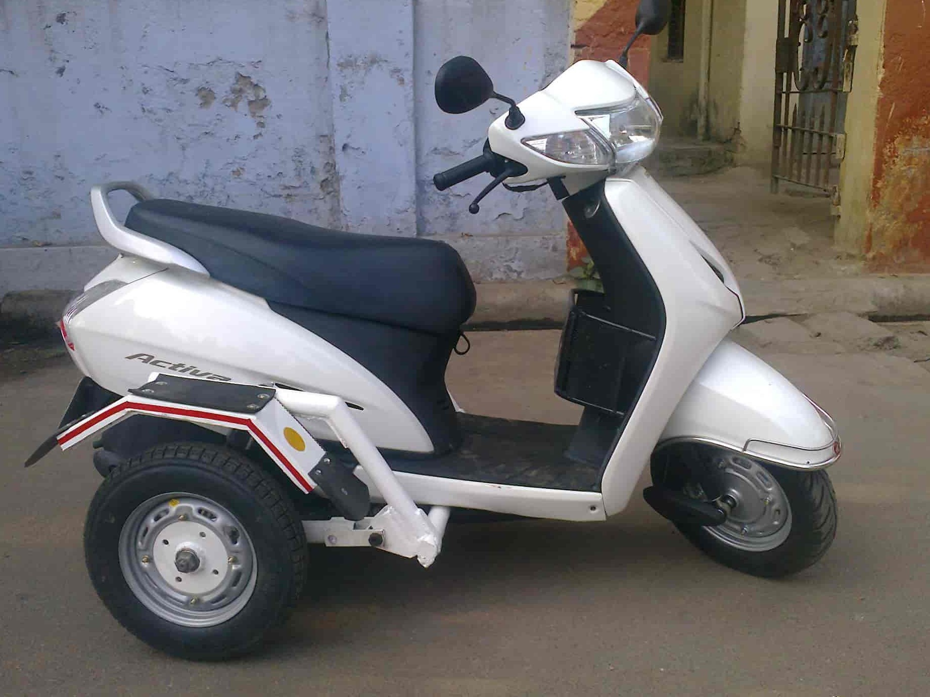 త్వరలో దివ్యాంగులకు స్కూటీలు