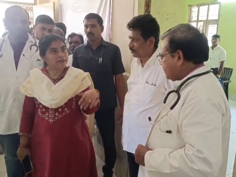 పీహెచ్‌సీని తనిఖీ చేసిన కలెక్టర్