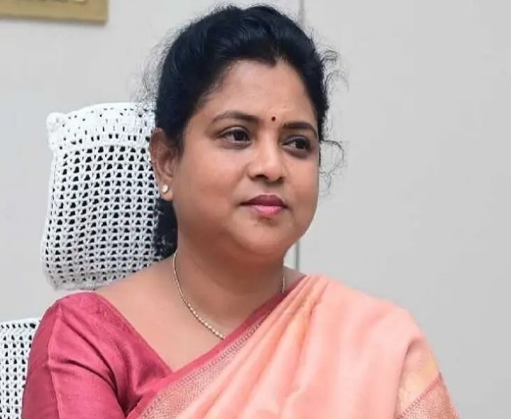 కేంద్ర పథకాల నిధులను వంద శాతం వినియోగించాలి: కలెక్టర్