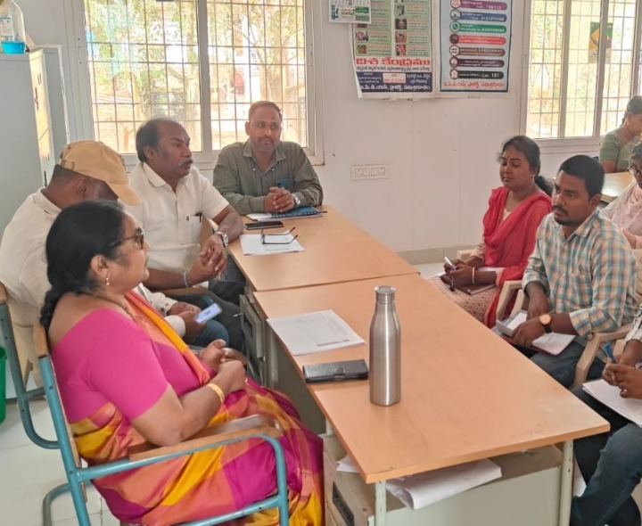 గృహ నిర్మాణాల పురోగతిపై సమీక్ష సమావేశం