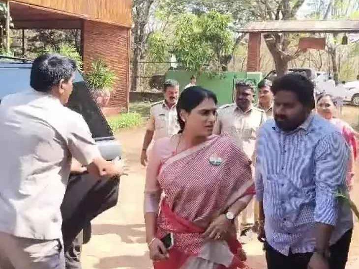 వికారాబాద్‌కు చేరుకున్న వైఎస్ షర్మిల