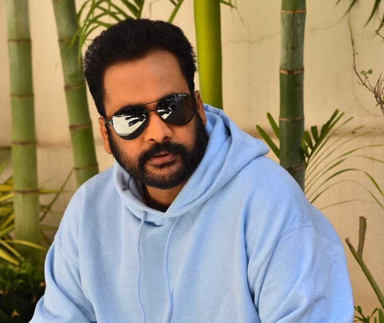 అనసూయ అంటే నాకు గౌరవం ఉంది: శివాజీ