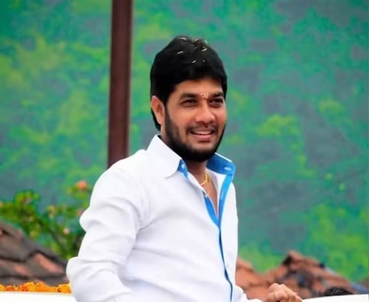 హత్య కేసు.. నలుగురు పోలీసులపై వేటు