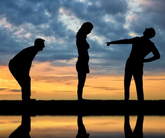 ‘నా భర్తకు ప్రియుడున్నాడు.. నన్ను చంపేస్తారు’