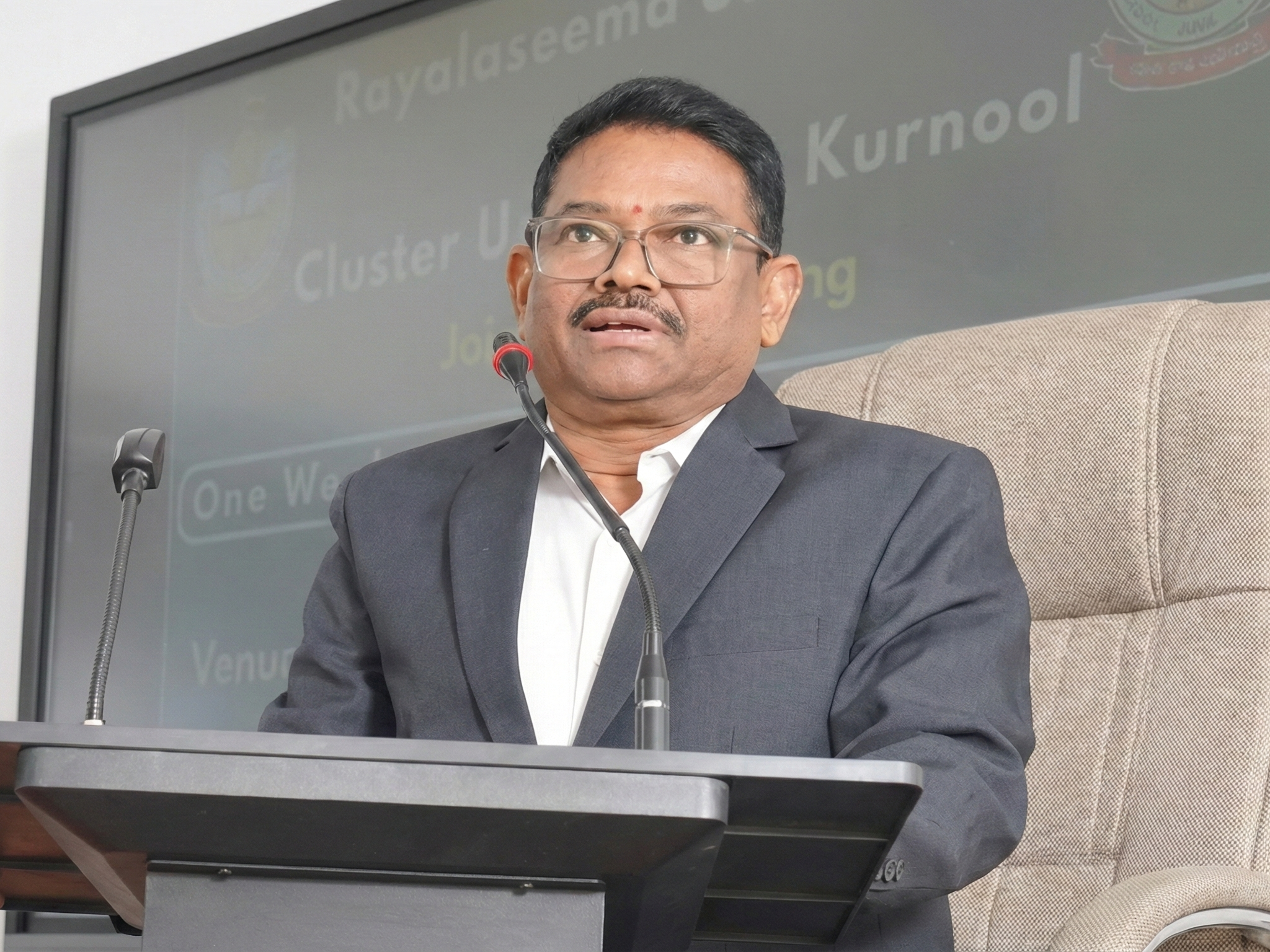 మాల్ ప్రాక్టీస్‌లో.. 17 మంది డిబార్