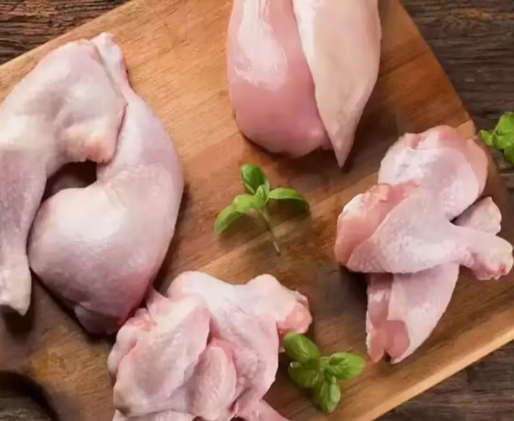 SUNDAY: కిలో చికెన్ ధర ఎంతంటే?