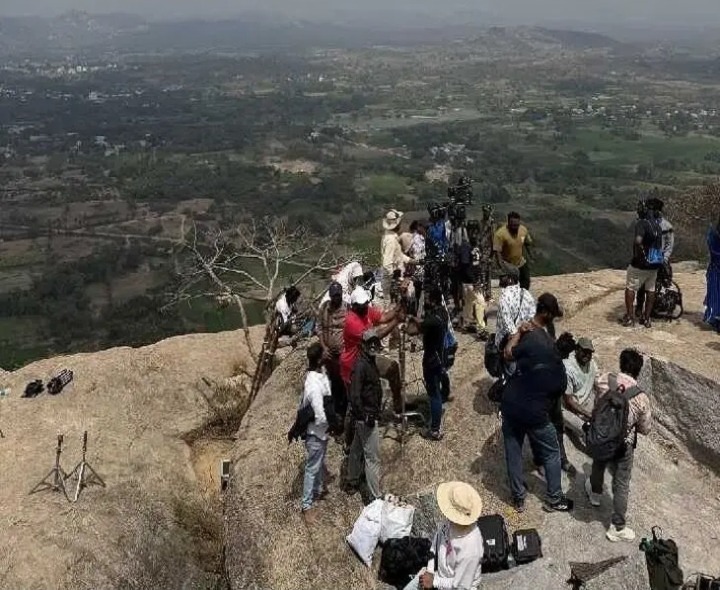 పులిగుండు కొండపైన సినిమా షూటింగ్