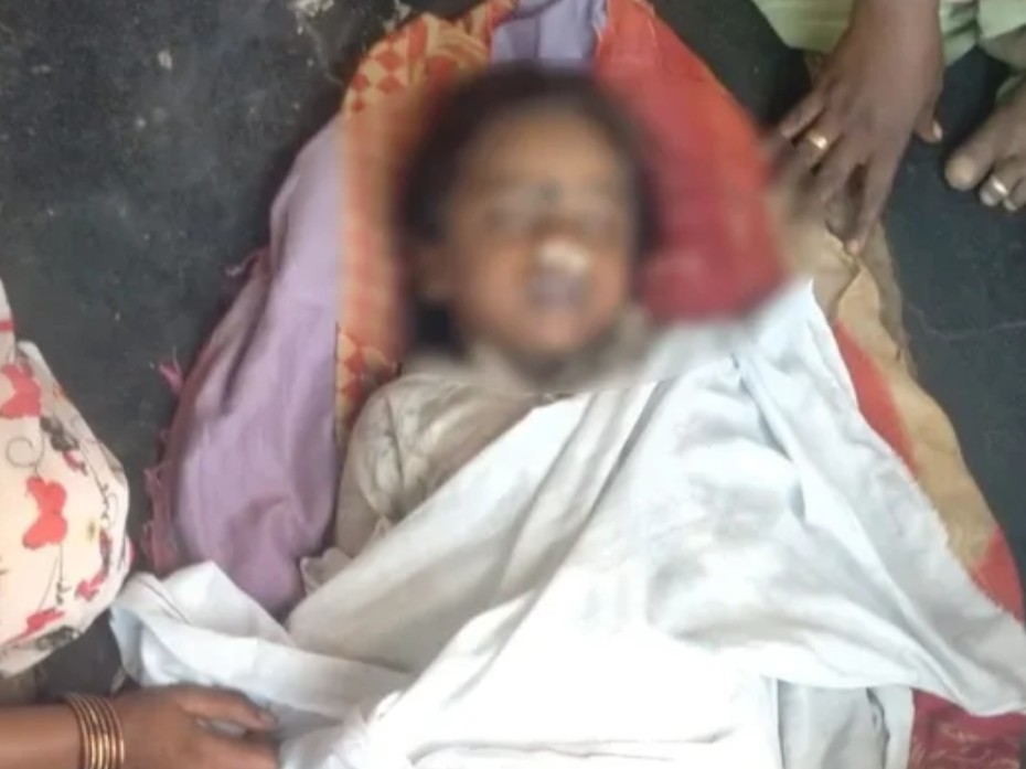 విషాదం.. నీటి తొట్టిలో పడి చిన్నారి మృతి
