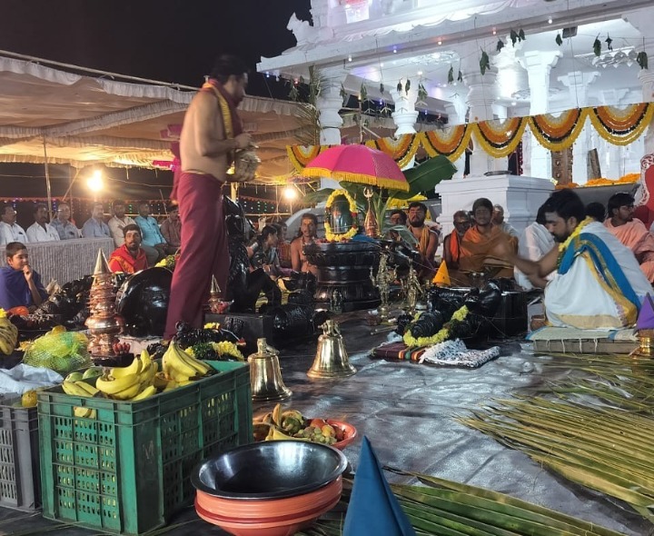 ఘనంగా కొనసాగుతున్న జ్యోతిర్లింగ శివాలయం ఉత్సవాలు