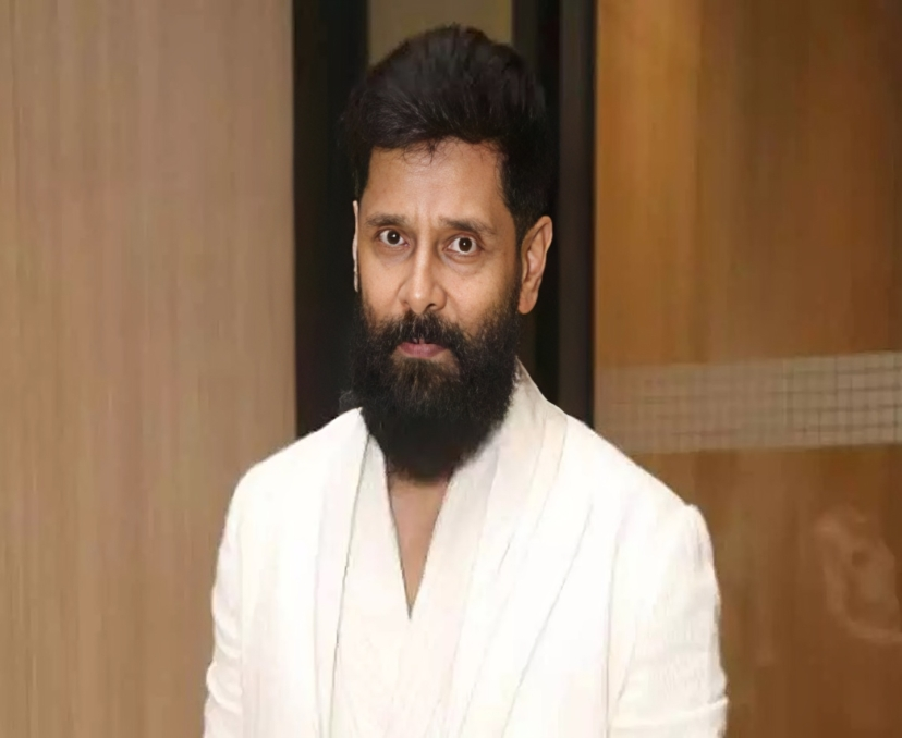 ఒకేసారి నాలుగు చిత్రాలతో విక్రమ్‌