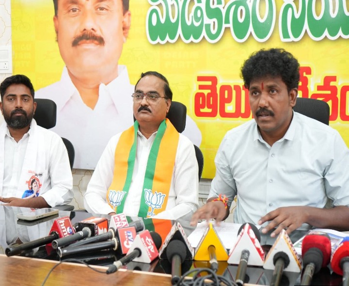 శ్రీవారికి వైసీపీ ఎమ్మెల్సీల అపచారం: ఎమ్మెల్యే