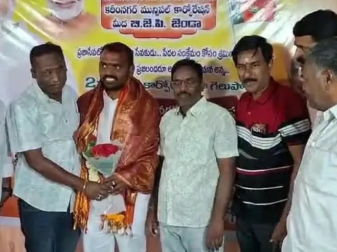 శ్రీనివాస్‌కు 100 మంది శ్రీనివాసుల సత్కారం