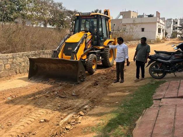 రహదారి సౌకర్యం కల్పించిన కౌన్సిలర్
