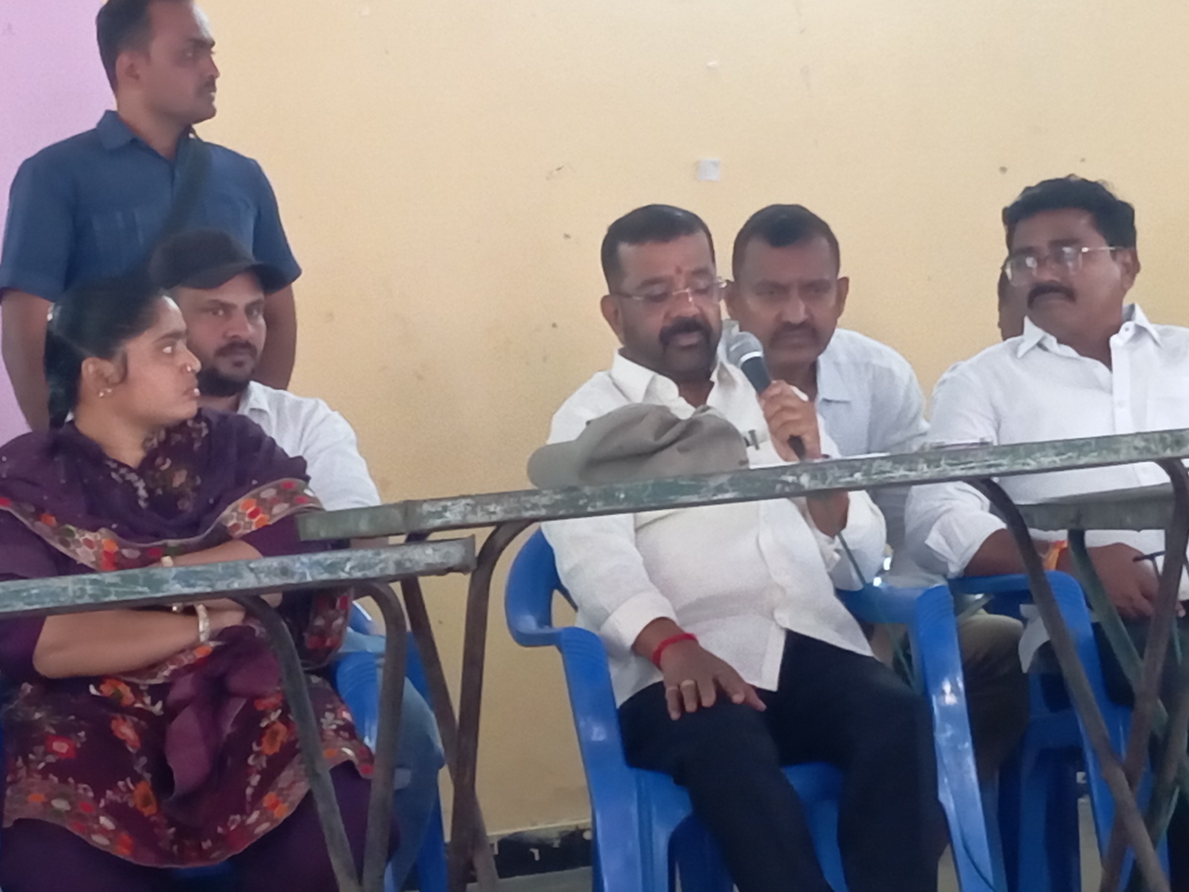 కాజిపేటలో  ఎమ్మెల్యే సుడిగాలి పర్యటన