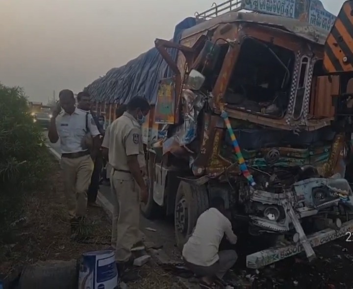 చౌటుప్పల్లో రోడ్డు ప్రమాదం.. డ్రైవర్ మృతి