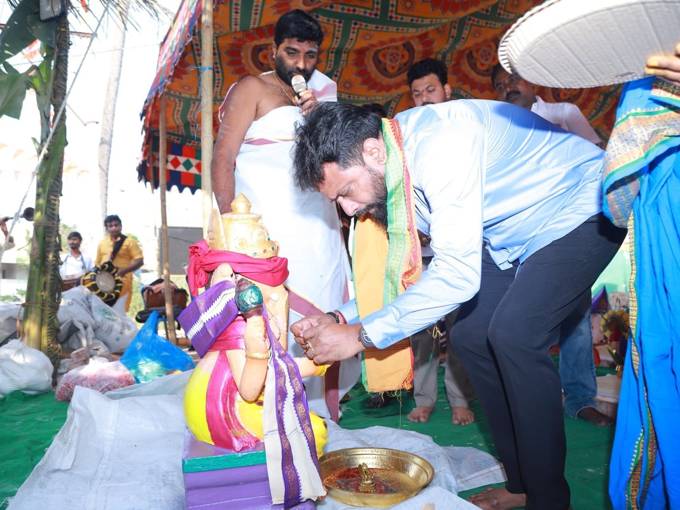 ప్రత్యేక పూజలో పాల్గొన్న మంత్రి