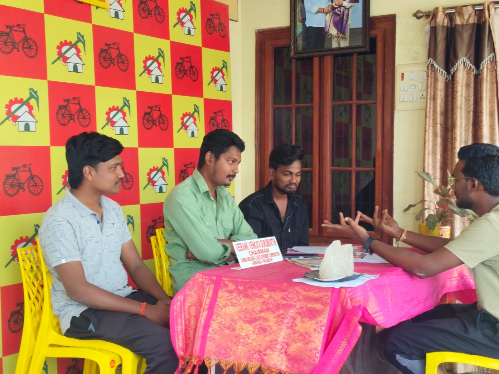 తోట్లవల్లూరులో ప్రజల సమస్యలపై ప్రత్యేక కార్యక్రమం