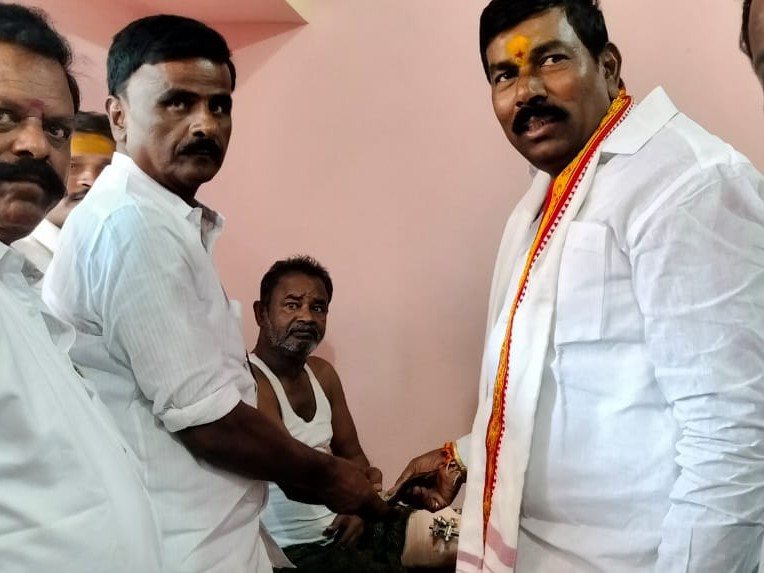 ఈరప్పకు పరామర్శచిన ఎమ్మెల్యే