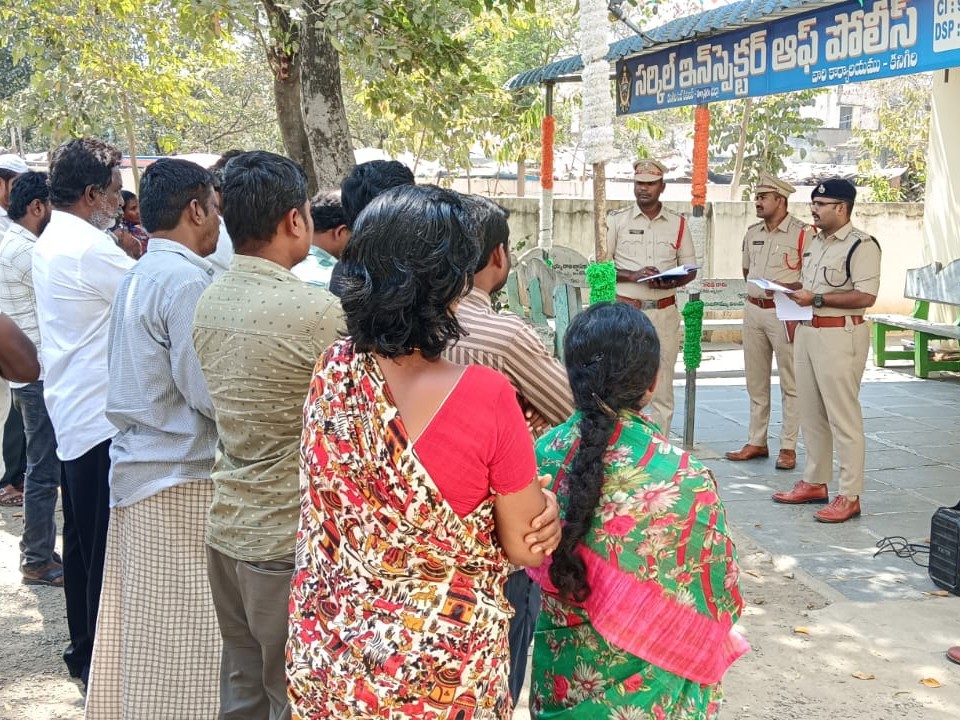 రౌడీ షీటర్‌లకు కౌన్సెలింగ్ నిర్వహించిన డీఎస్పీ