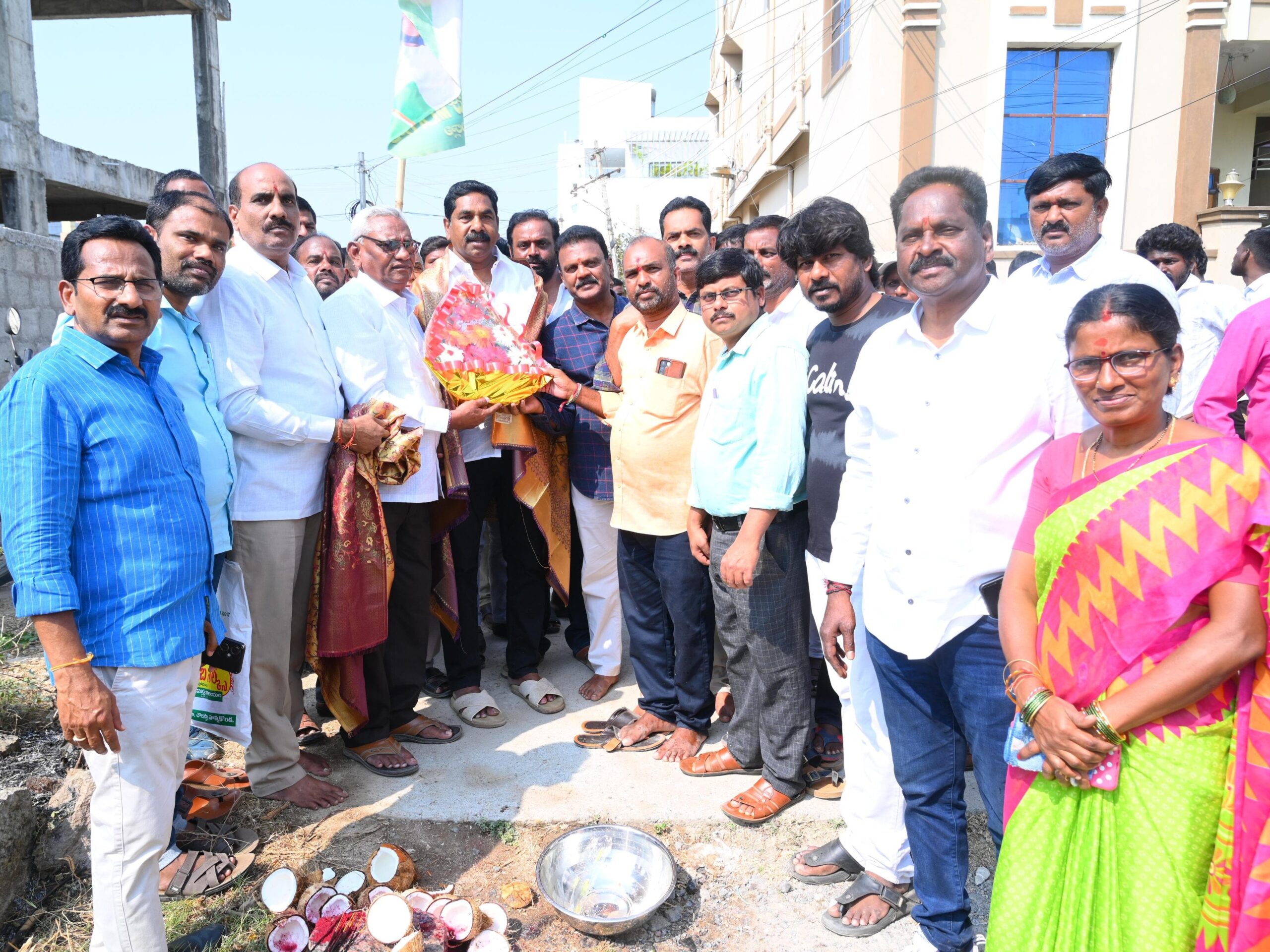 పలు అభివృద్ధి పనులకు శంకుస్థాపన చేసిన MLA