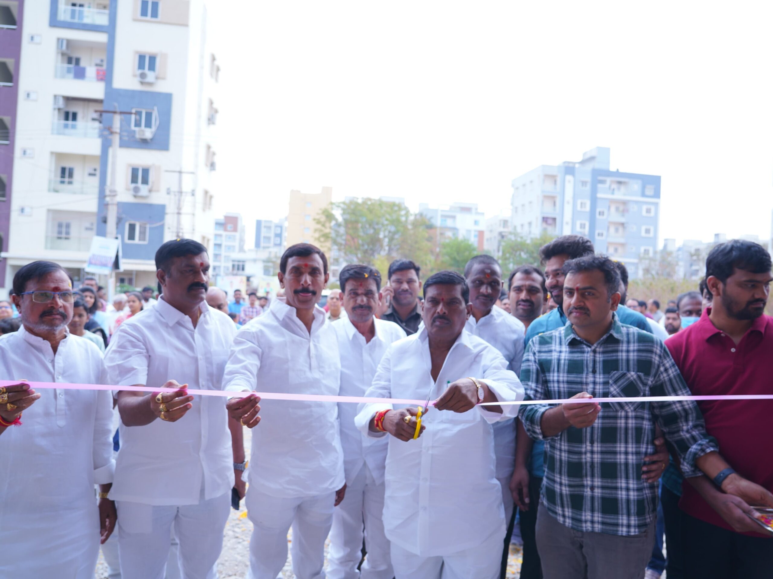 మౌలిక వసతుల కల్పనకు కృషి : ఎమ్మెల్యే