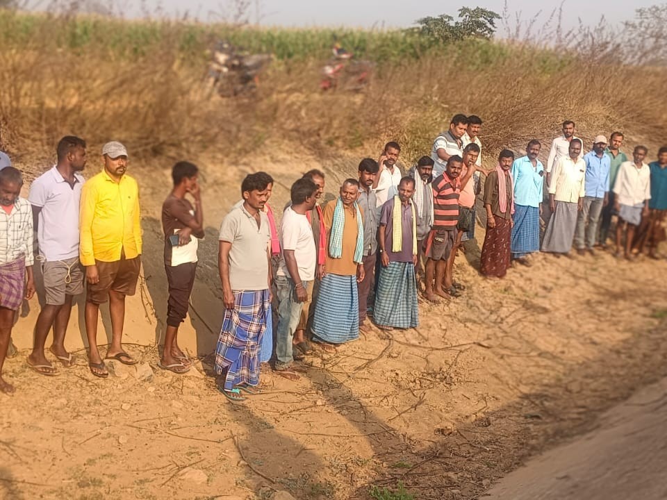 అధికారుల నిర్లక్ష్యంతో కెనాల్ పనులు నిలిపివేత