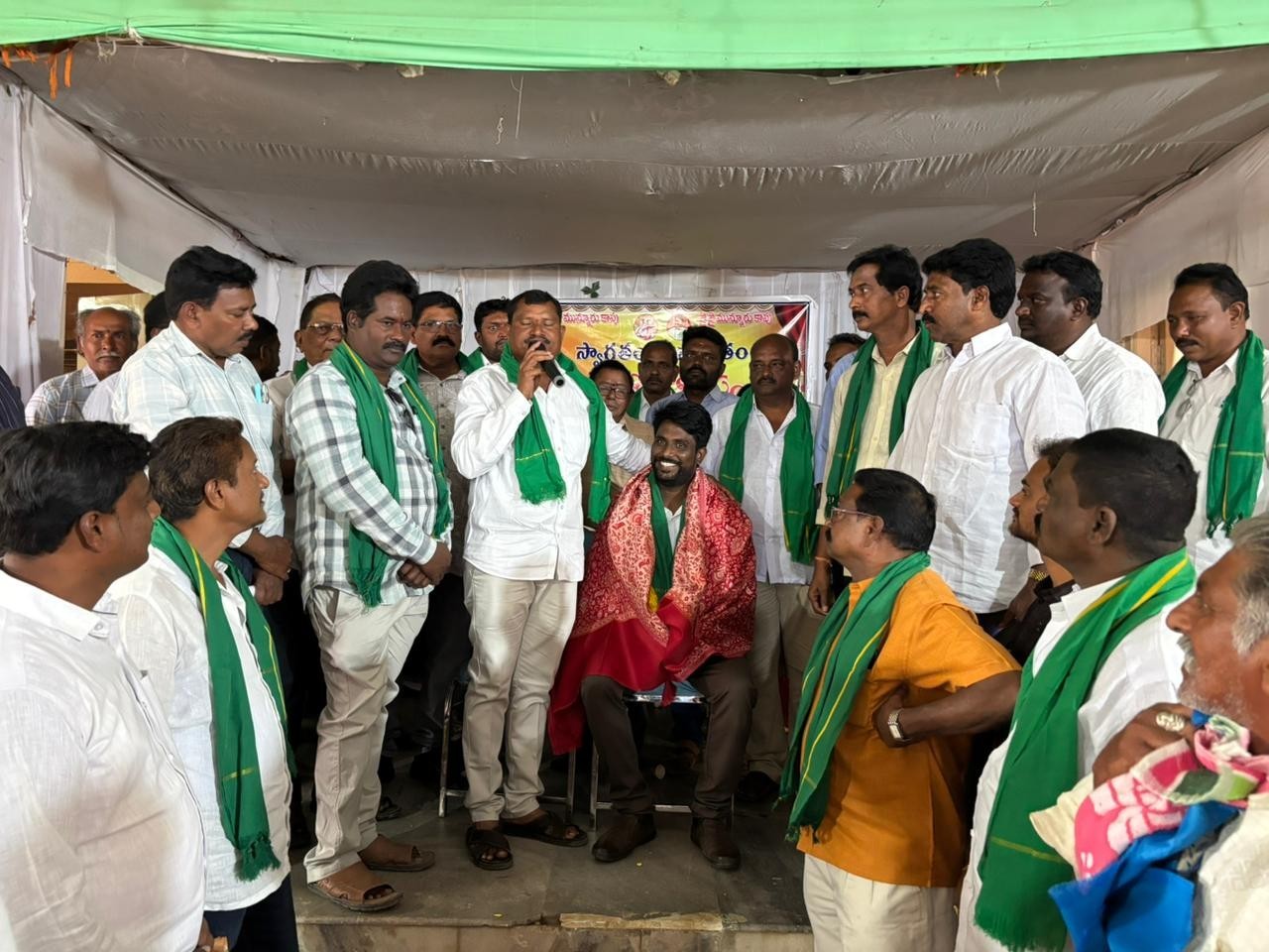 ‘అన్ని మతాలను కలుపుకొని కాంగ్రెస్ నడుస్తుంది’