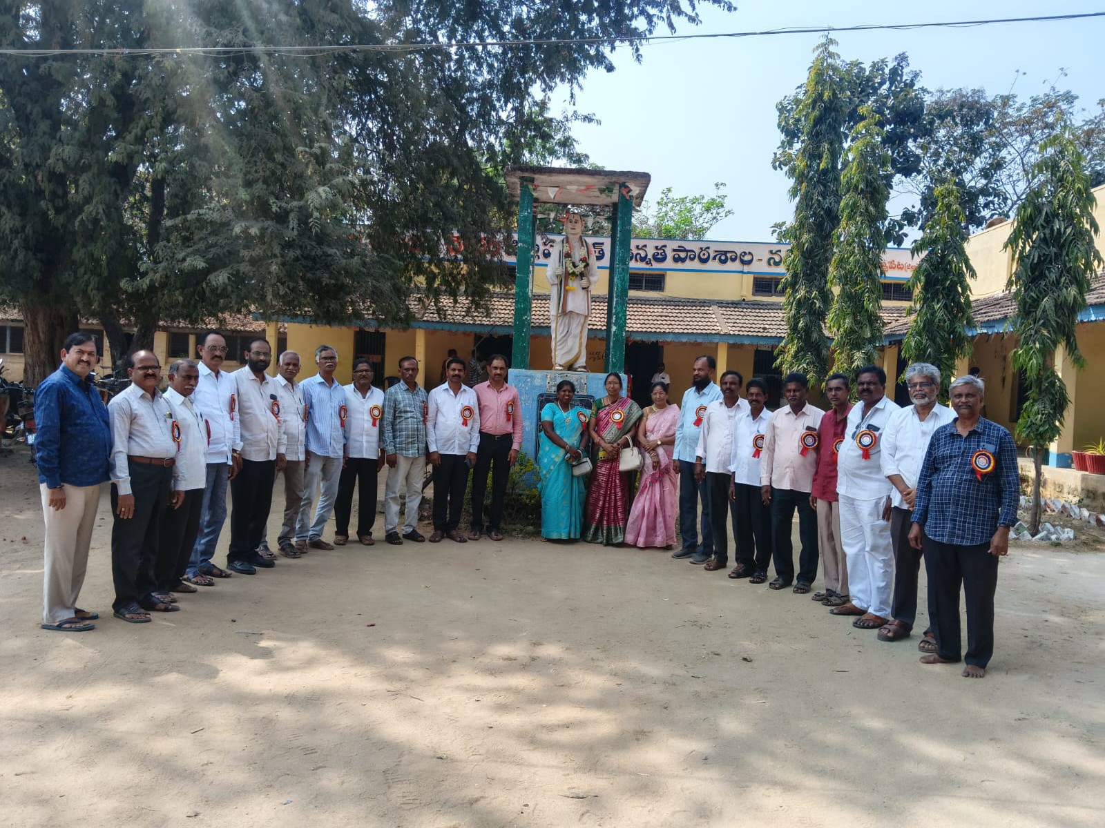 నడిగూడెం పాఠశాలలో పూర్వ విద్యార్థుల ఆత్మీయ సమ్మేళనం