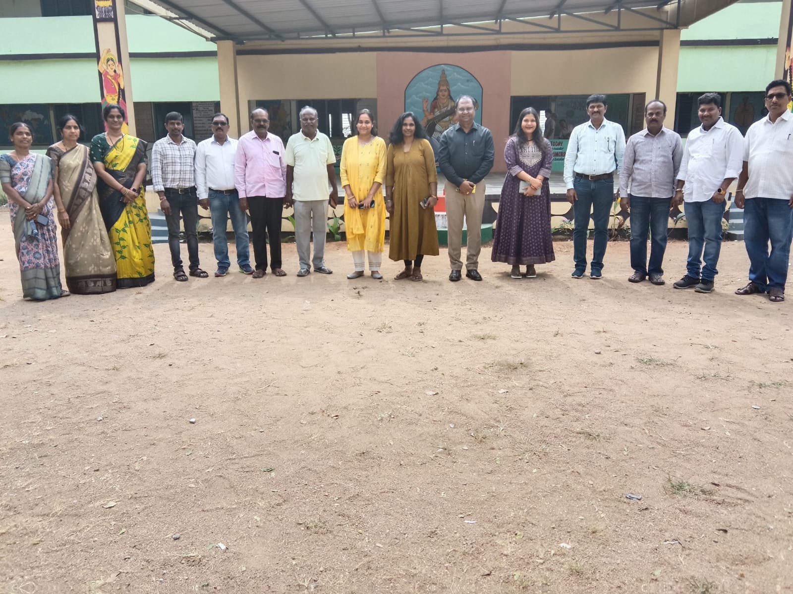 పెద్దకాపర్తి పాఠశాలకు క్యూరియా సంస్థ చేయూత