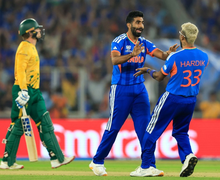 T20 WCలో చరిత్ర సృష్టించిన బుమ్రా