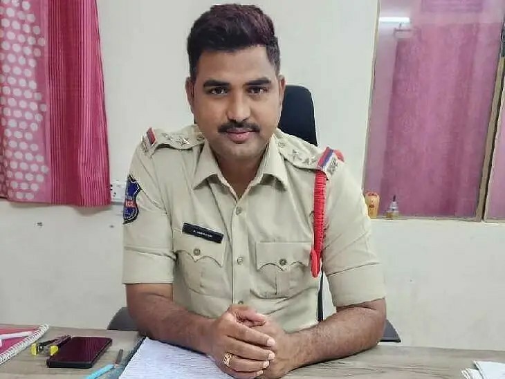 అక్రమంగా మట్టి తరలిస్తున్న వాహనాలు పట్టివేత