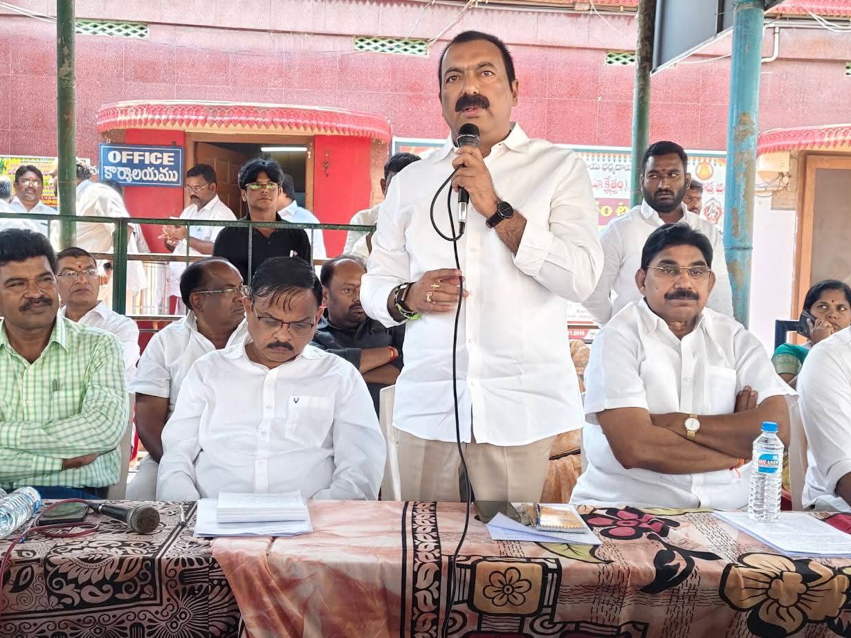 కష్టకాలంలో అండగా నిలిచిన వారికే ప్రాధాన్యత: ఎమ్మెల్యే