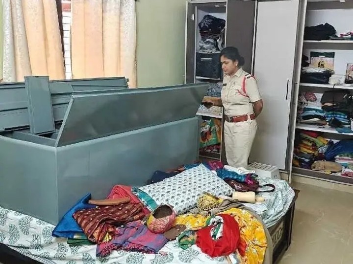 విశ్రాంత ఉద్యోగి ఇంట్లో భారీ దొంగతనం