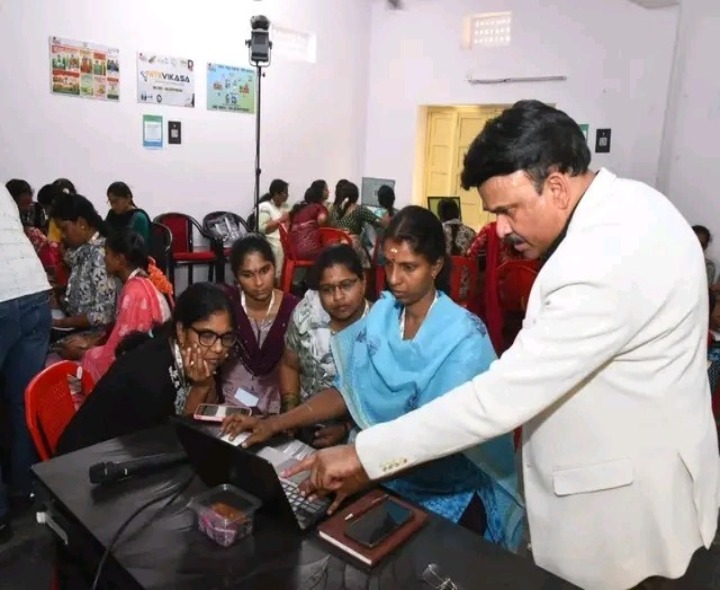 ఏఐ ఫర్ షూర్ వర్క్ షాప్‌లో పాల్గొన్న కలెక్టర్