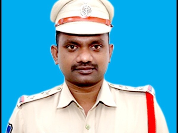 రెండు ఇసుక ట్రాక్టర్లపై కేసు నమోదు: ఎస్సై