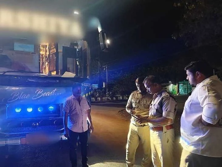 కాంట్రాక్ట్ క్యారేజ్ బస్సులపై కేసులు