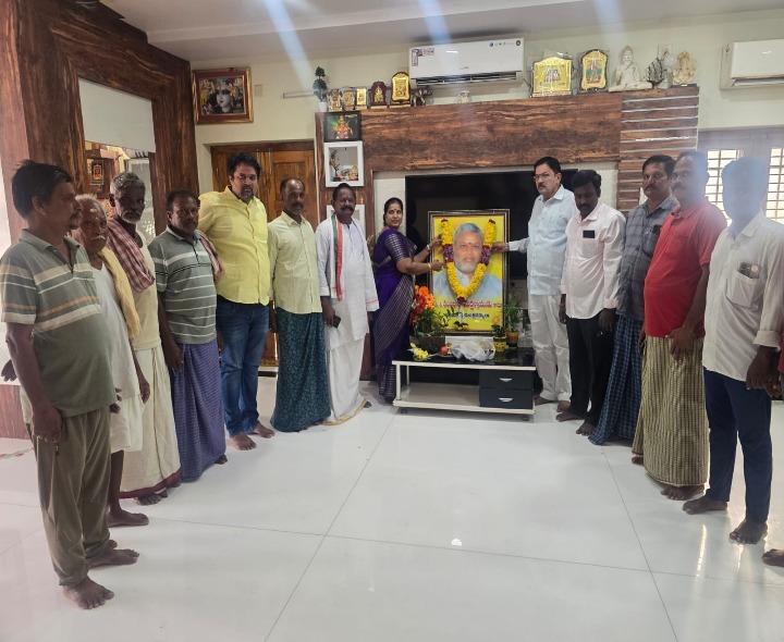 ఎస్ ఎం పురంలో ఘనంగా ఎర్రం నాయుడు జయంతి వేడుకలు