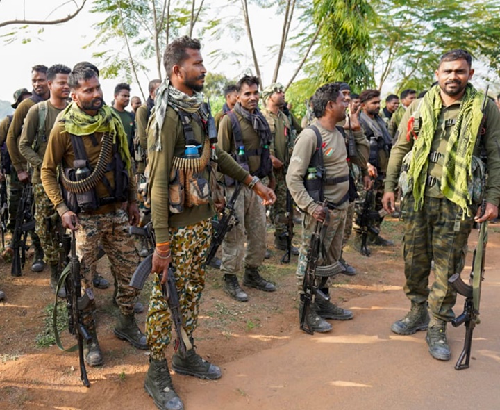 తెలంగాణ-ఛత్తీస్‌గఢ్ సరిహద్దుల్లో హైఅలర్ట్