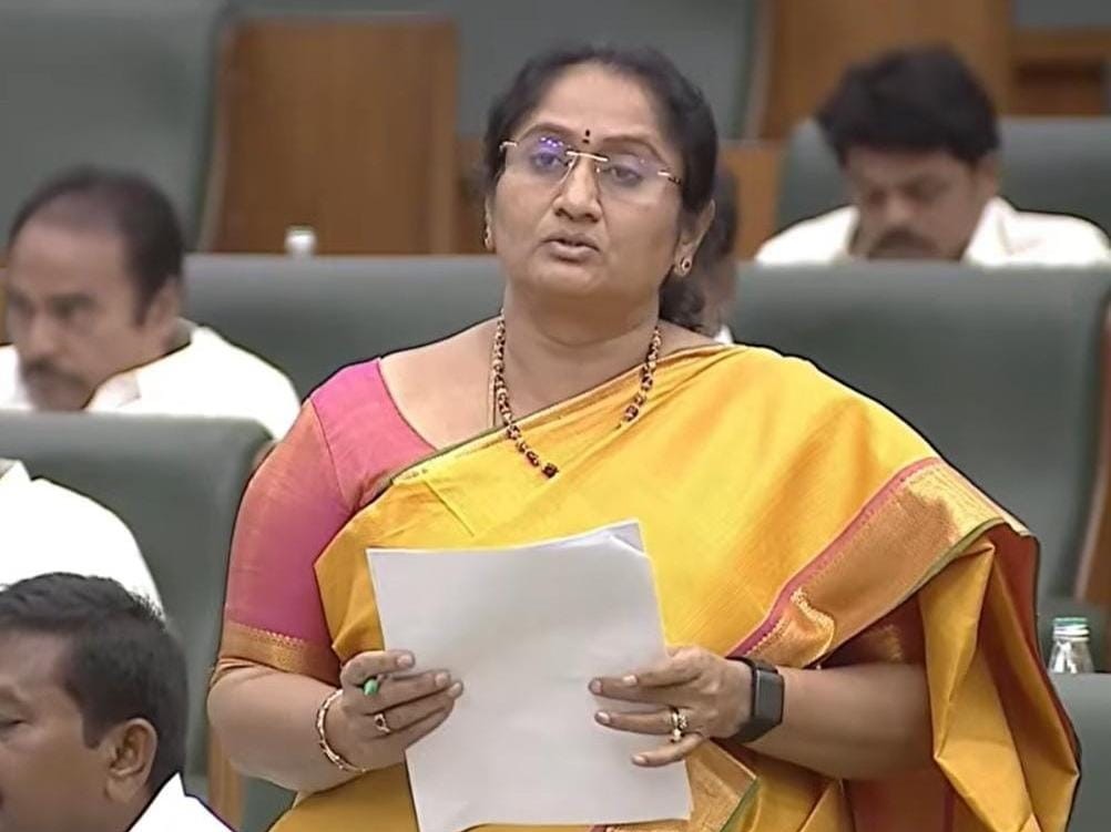 చేనేత అంశంపై మంత్రి సవిత సమాధానం