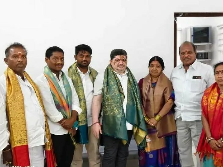 మంత్రిని కలిసిన కౌన్సిలర్లు