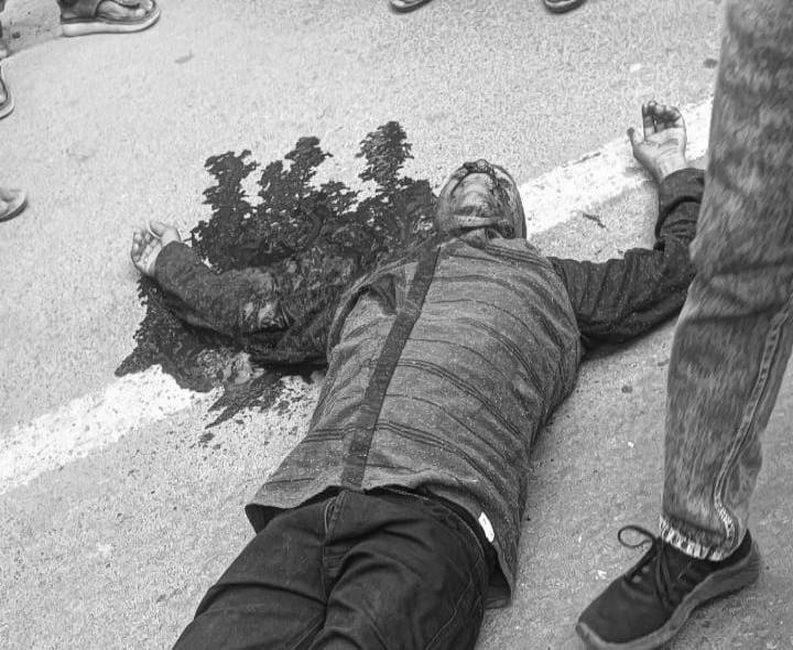 నేషనల్ హైవేపై రోడ్డు ప్రమాదం.. వ్యక్తికి తీవ్ర గాయాలు