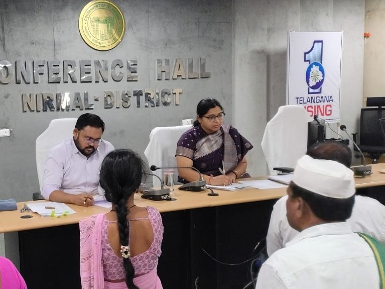 ప్రజా ఫిర్యాదులను స్వీకరించిన కలెక్టర్