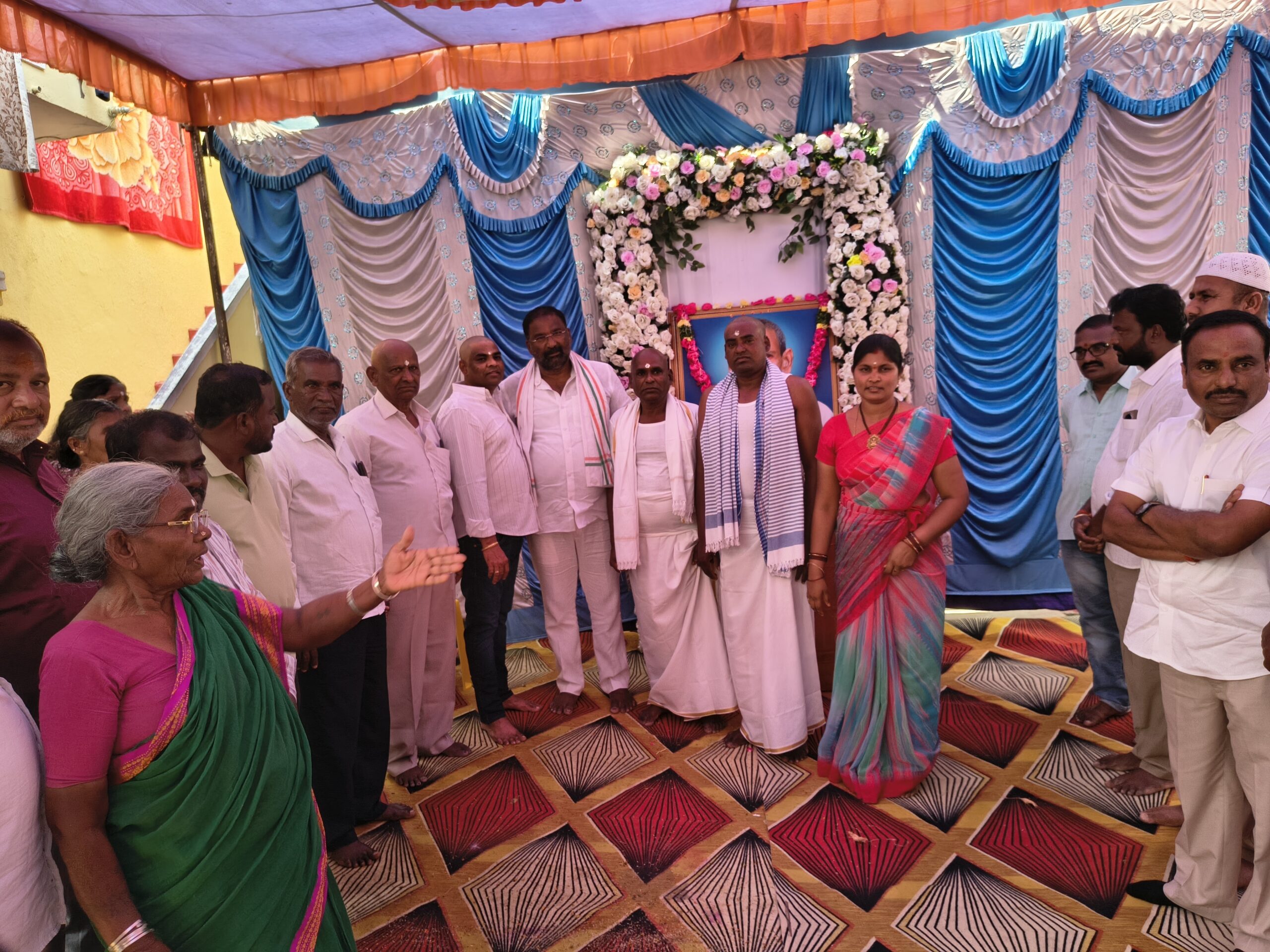 బాధిత కుటుంబాన్ని పరామర్శించిన మంత్రి